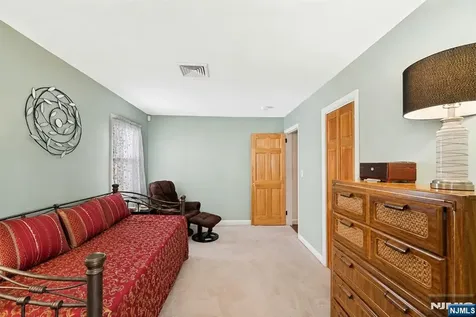 45 W Oldis Street Rochelle Park NJ 07662