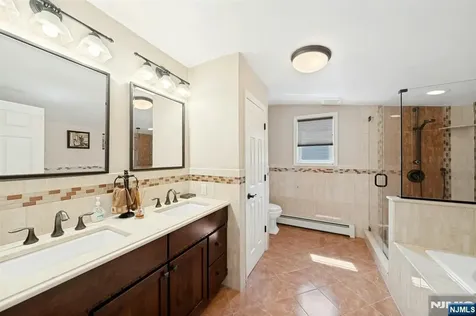 45 W Oldis Street Rochelle Park NJ 07662