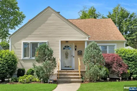 45 W Oldis Street Rochelle Park NJ 07662