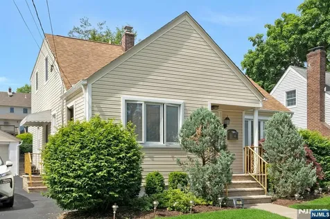 45 W Oldis Street Rochelle Park NJ 07662