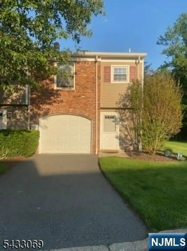 33 Dena Drive Wanaque NJ 07465