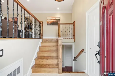 17 Kiowa Terrace Oakland NJ 07436