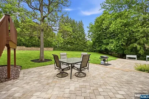 17 Kiowa Terrace Oakland NJ 07436