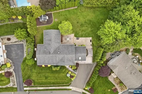 17 Kiowa Terrace Oakland NJ 07436