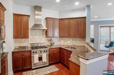 1101 The Plaza Tenafly NJ 07670