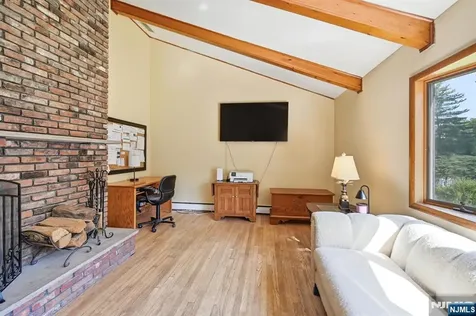 101 Walnut Street Oakland NJ 07436