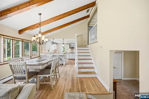 101 Walnut Street Oakland NJ 07436