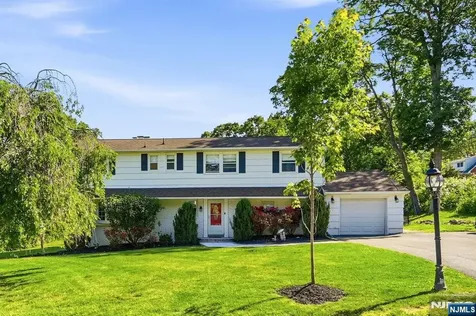101 Walnut Street Oakland NJ 07436