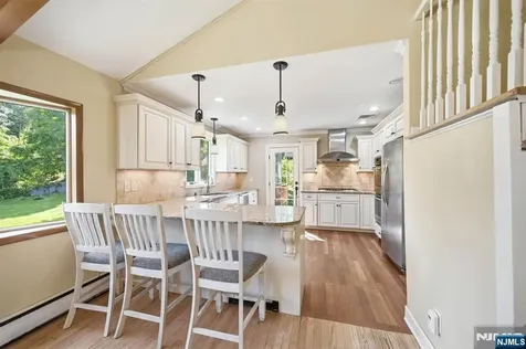 101 Walnut Street Oakland NJ 07436