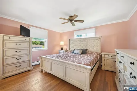 101 Walnut Street Oakland NJ 07436