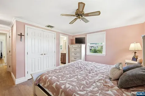 101 Walnut Street Oakland NJ 07436