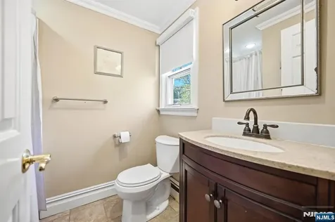 101 Walnut Street Oakland NJ 07436