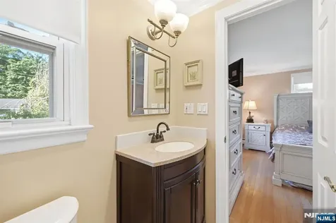 101 Walnut Street Oakland NJ 07436