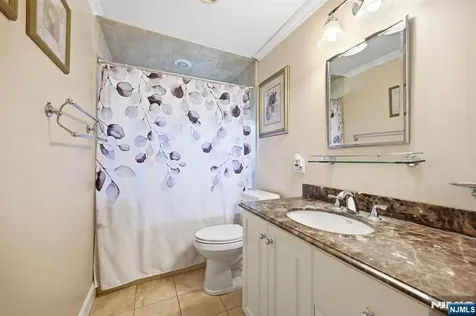 101 Walnut Street Oakland NJ 07436