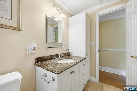 101 Walnut Street Oakland NJ 07436