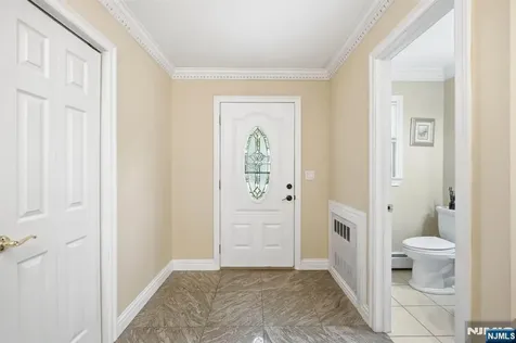101 Walnut Street Oakland NJ 07436