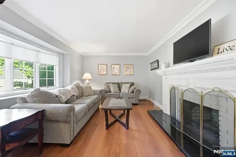 101 Walnut Street Oakland NJ 07436