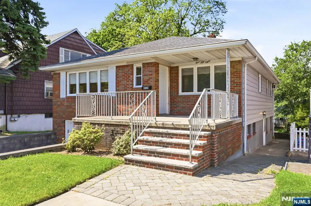 458 Stillwell Avenue Fort Lee NJ 07024