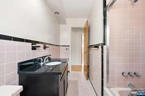 458 Stillwell Avenue Fort Lee NJ 07024
