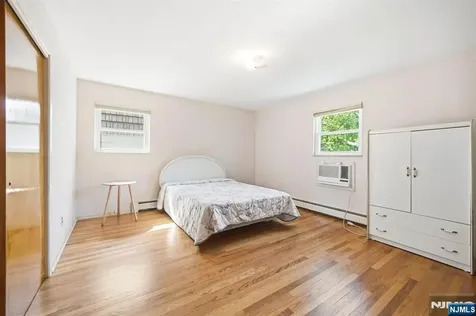 458 Stillwell Avenue Fort Lee NJ 07024