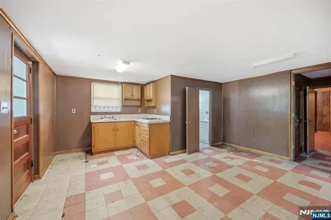 458 Stillwell Avenue Fort Lee NJ 07024