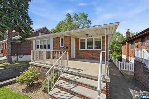 458 Stillwell Avenue Fort Lee NJ 07024