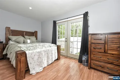 42 Kanouse Road West Milford NJ 07435