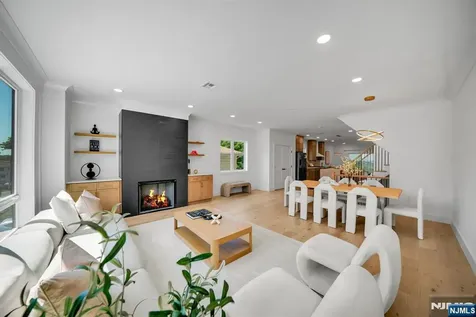 519 4th Street Palisades Park NJ 07650