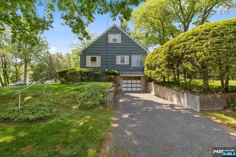 252 Saint Nicholas Avenue Hillsdale NJ 07642