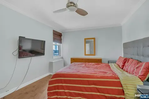 2000 Linwood Avenue Fort Lee NJ 07024