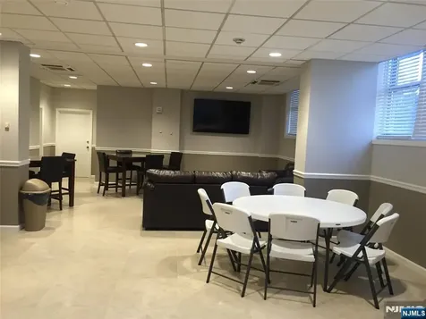 2000 Linwood Avenue Fort Lee NJ 07024