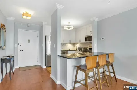 2000 Linwood Avenue Fort Lee NJ 07024