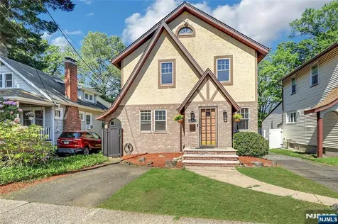 6 Colonial Court Dumont NJ 07628