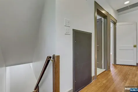 6 Colonial Court Dumont NJ 07628