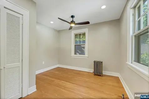 6 Colonial Court Dumont NJ 07628