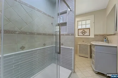 6 Colonial Court Dumont NJ 07628