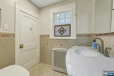 6 Colonial Court Dumont NJ 07628