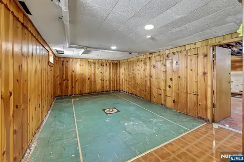 6 Colonial Court Dumont NJ 07628