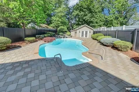 6 Colonial Court Dumont NJ 07628