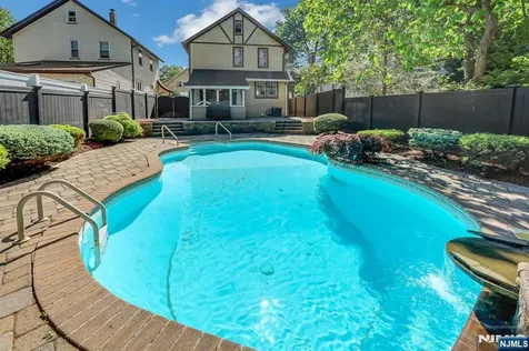 6 Colonial Court Dumont NJ 07628