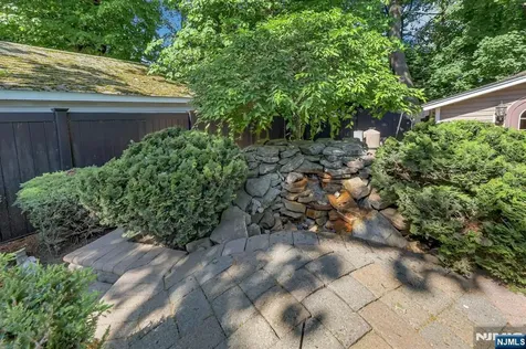 6 Colonial Court Dumont NJ 07628