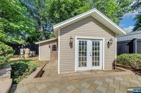 6 Colonial Court Dumont NJ 07628