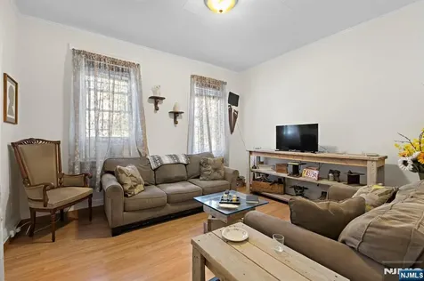 18 Lincoln Place East Rutherford NJ 07073