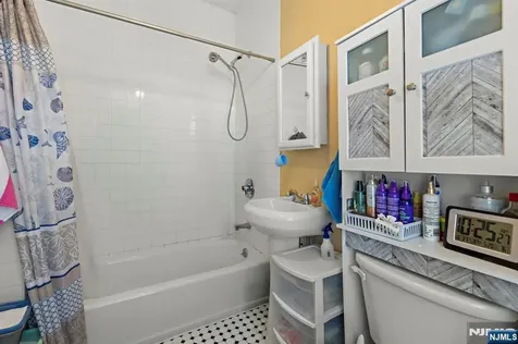18 Lincoln Place East Rutherford NJ 07073
