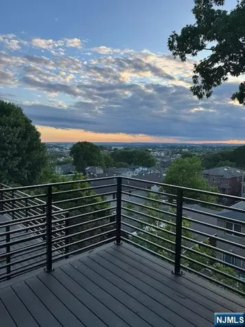 519 4th Street Palisades Park NJ 07650