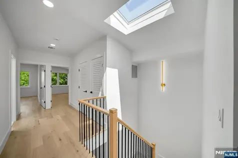 519 4th Street Palisades Park NJ 07650
