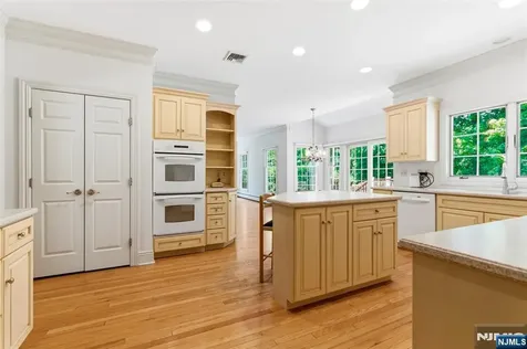 7 Alex Court Wyckoff NJ 07481