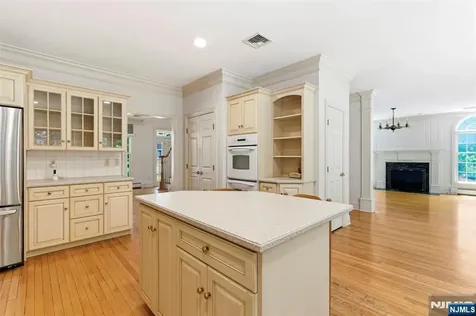 7 Alex Court Wyckoff NJ 07481