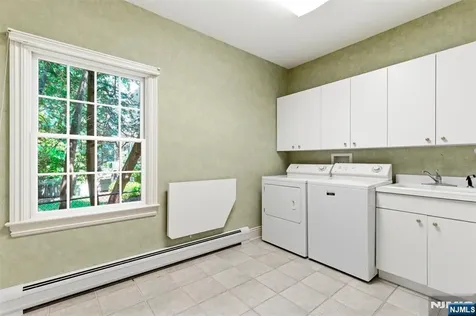 7 Alex Court Wyckoff NJ 07481