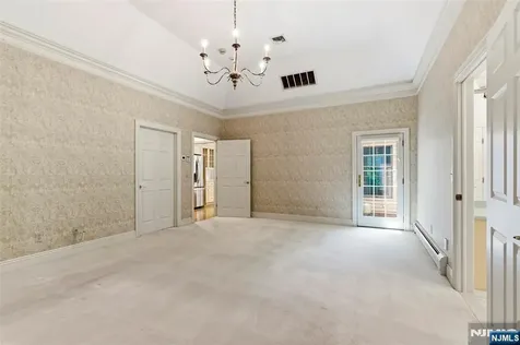 7 Alex Court Wyckoff NJ 07481